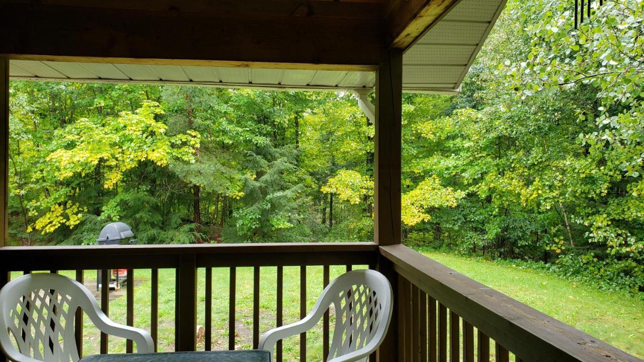 Parkway Cottage Resort And Trading Post Dwight Экстерьер фото